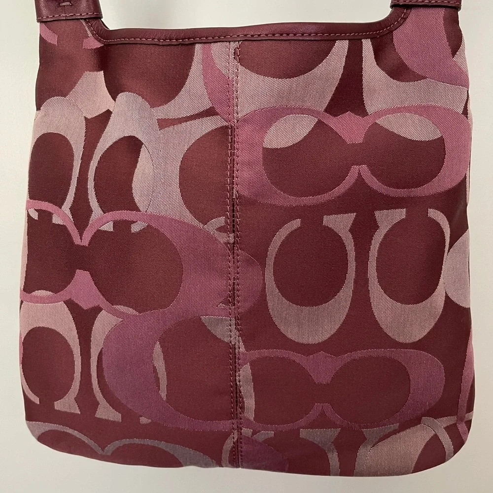Coach Signature Collection crossbody purse - Picture 6 of 6